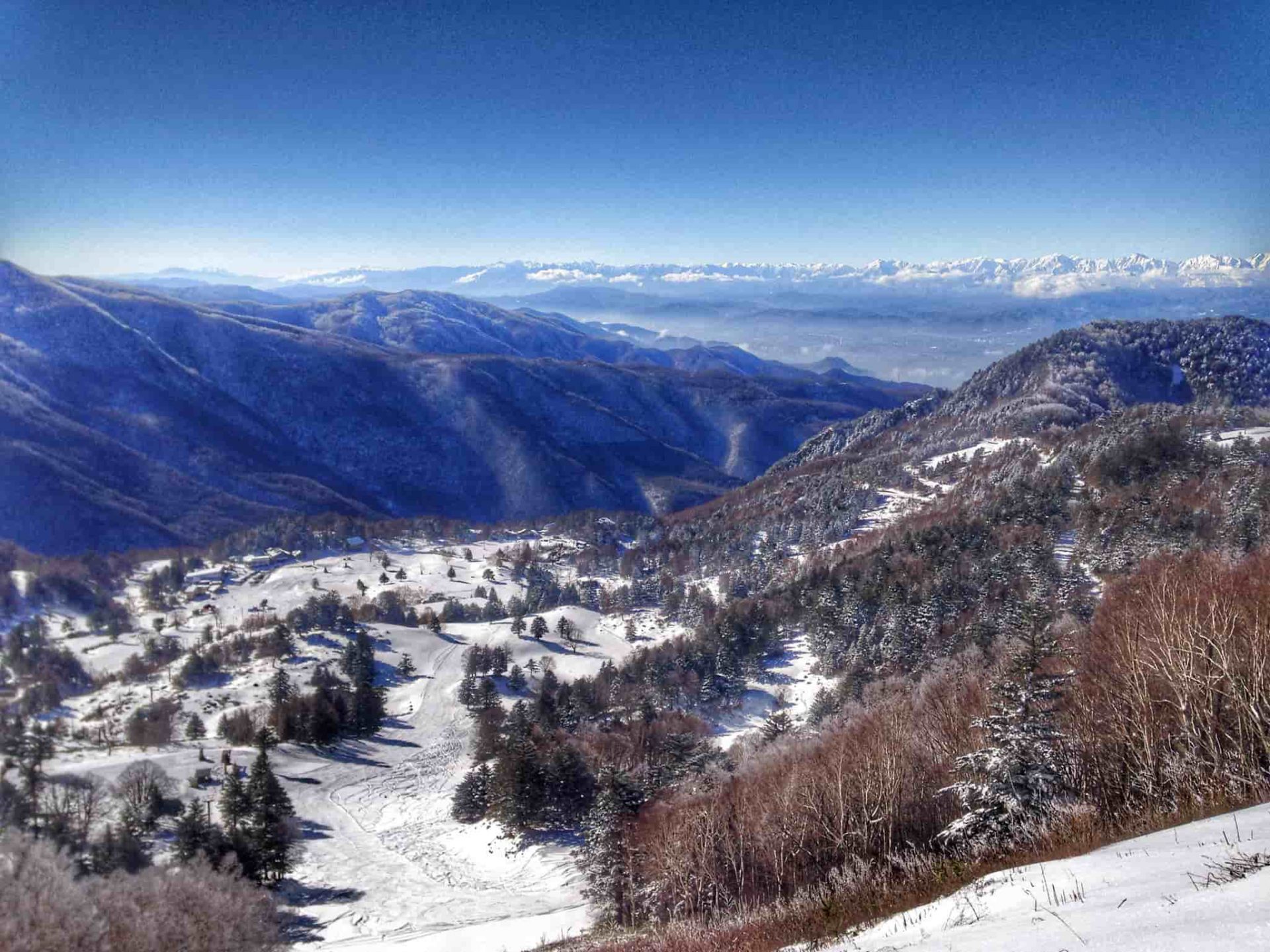 長野県の雪山